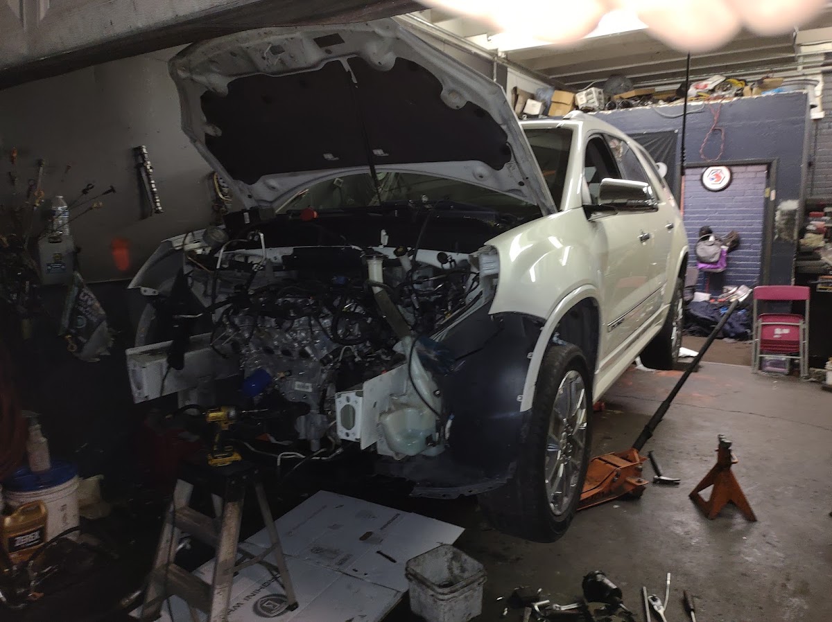 Rolando's Auto Repair shop