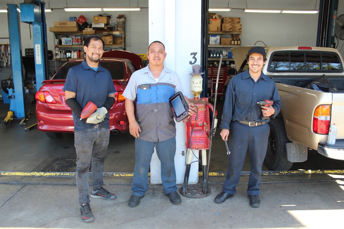 Rolando's Auto Repair shop